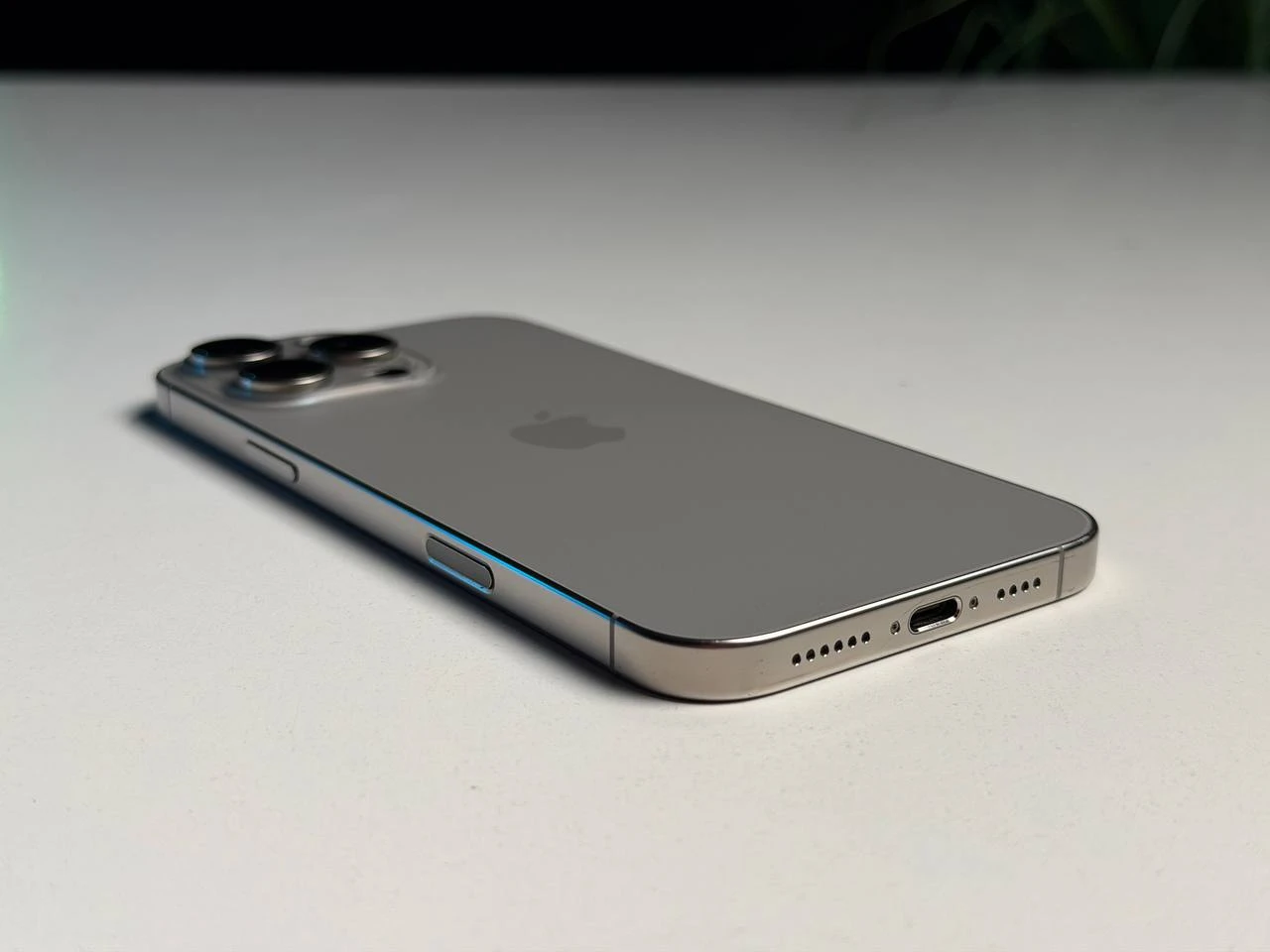 ВЖИВАНИЙ Б/У Apple iPhone 16 Pro Max 256GB Natural Titanium (MYWY3) - Стан: гарний | Акумулятор: 91% | Комплектація: iPhone, кабель | Гарантія: 3 міс.