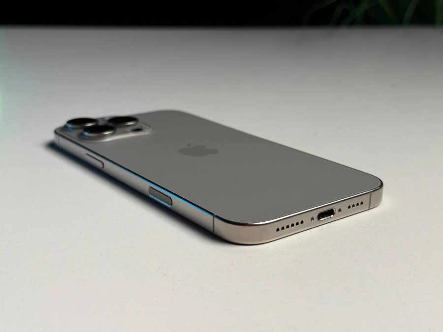 ВЖИВАНИЙ Б/У Apple iPhone 16 Pro Max 256GB Natural Titanium (MYWY3) - Стан: гарний | Акумулятор: 91% | Комплектація: iPhone, кабель | Гарантія: 3 міс.