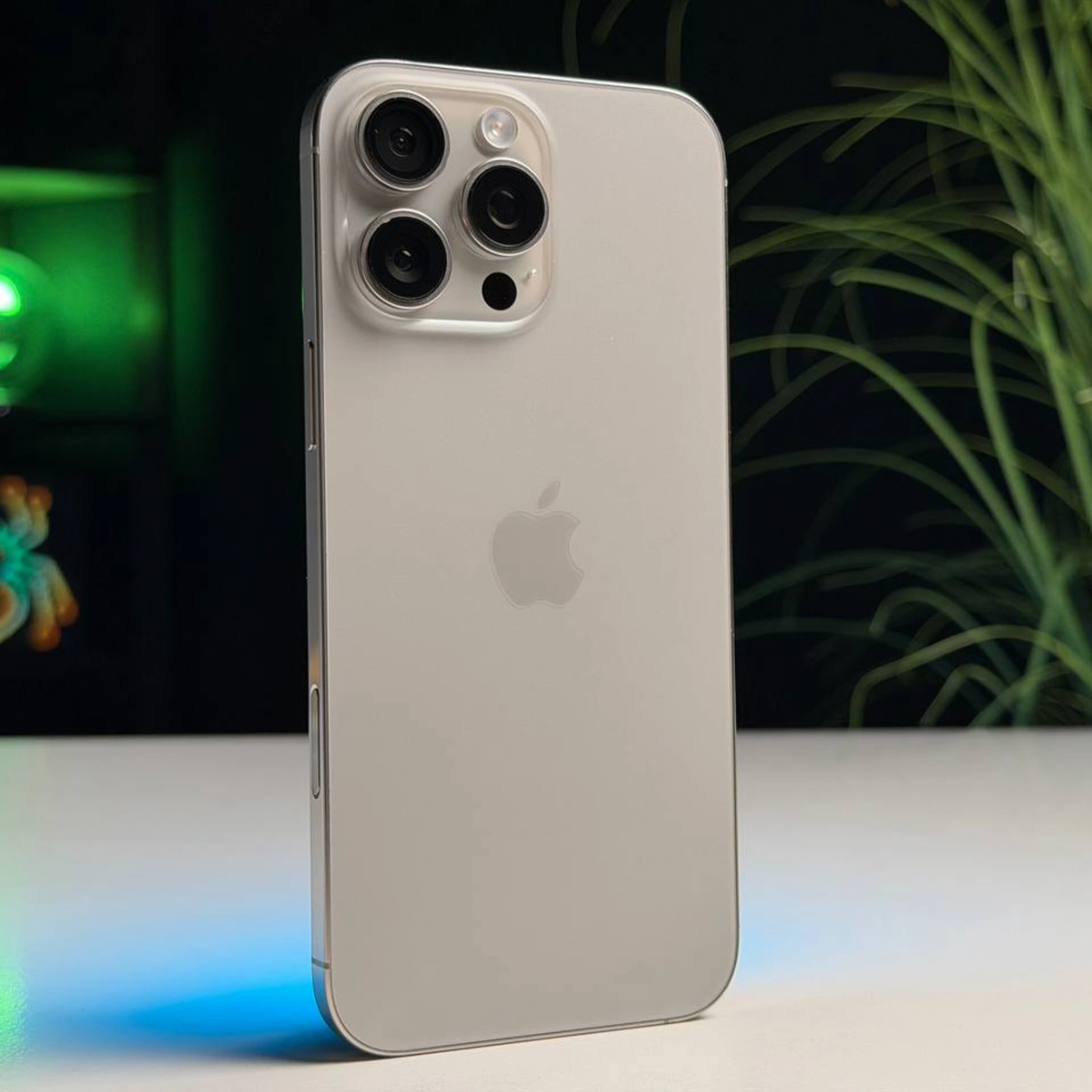 ВЖИВАНИЙ Б/У Apple iPhone 16 Pro Max 256GB Natural Titanium (MYWY3) - Стан: гарний | Акумулятор: 91% | Комплектація: iPhone, кабель | Гарантія: 3 міс.