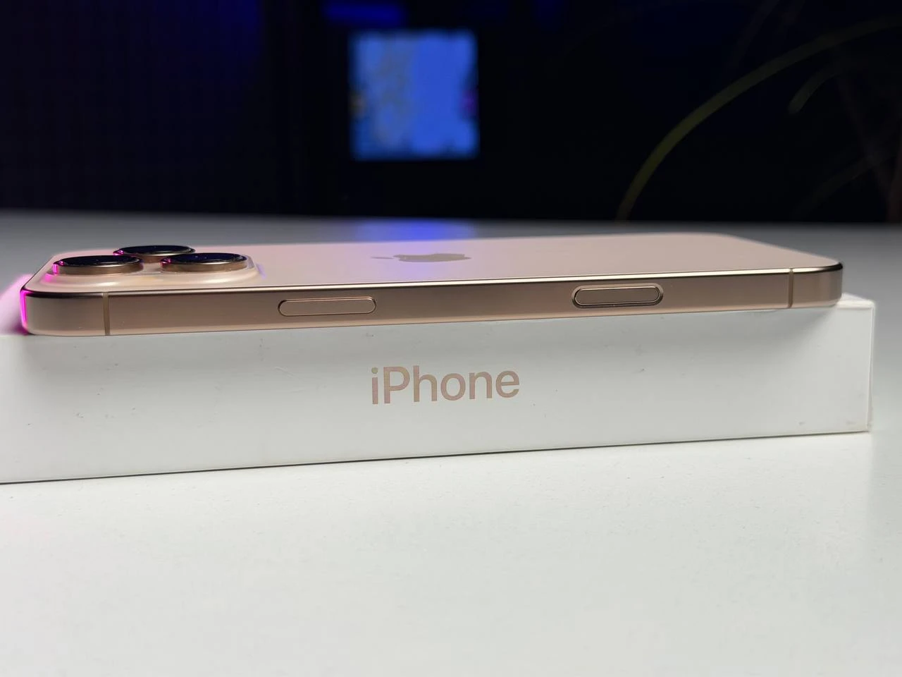 ВЖИВАНИЙ Б/У Apple iPhone 16 Pro Max 512GB Desert Titanium (MYX23) - Стан: гарний | Акумулятор: 97% | Комплектація: повний | Гарантія: 3 міс.