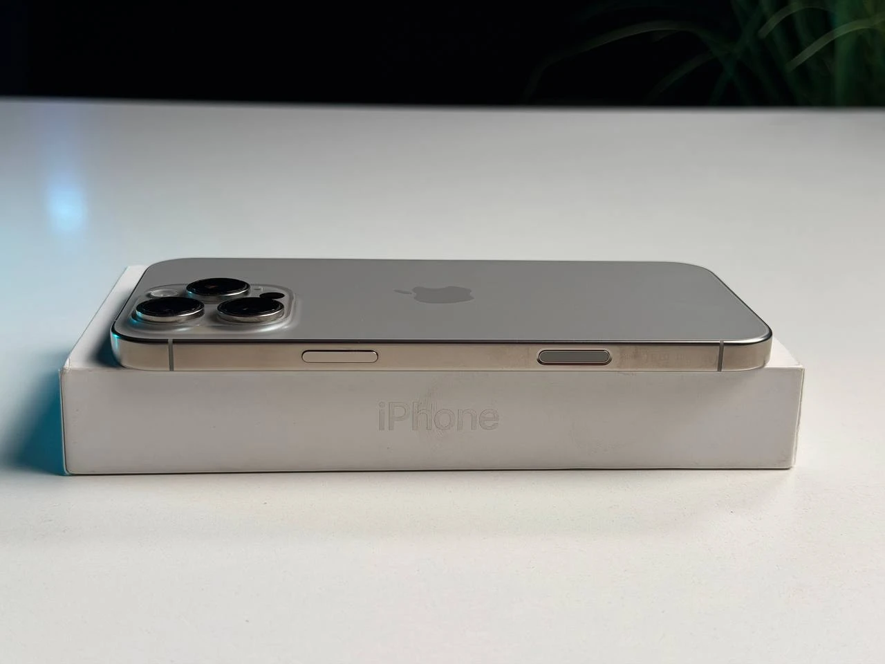 ВЖИВАНИЙ Б/У Apple iPhone 16 Pro Max 512GB Natural Titanium (MYX33) - Состояние: хороший | Аккумулятор: 97% | Комплектация: полный | Гарантия: 3 мес.