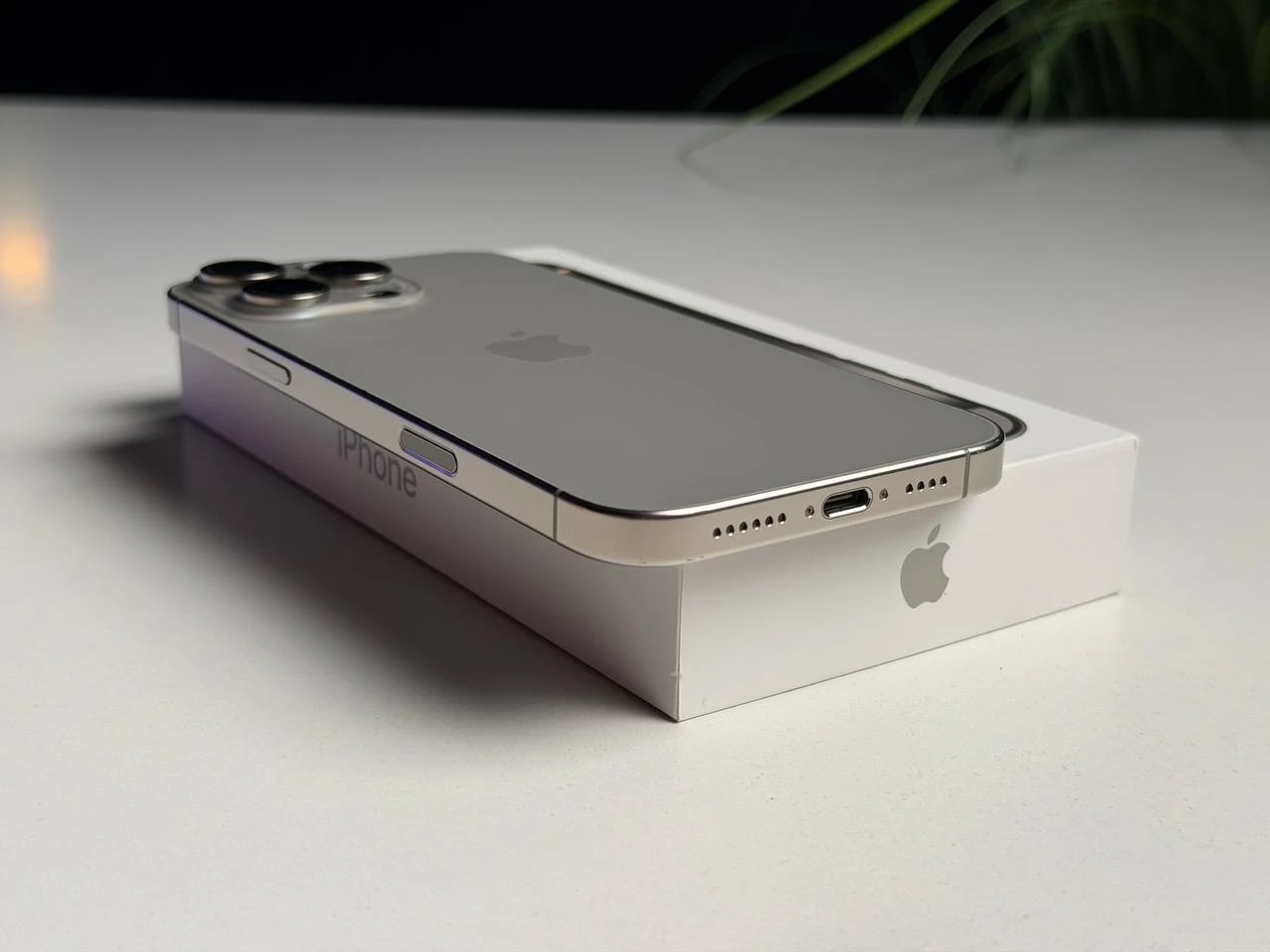 ВЖИВАНИЙ Б/У Apple iPhone 16 Pro Max 512GB Natural Titanium (MYX33) - Стан: гарний | Акумулятор: 91% | Комплектація: повний | Гарантія: 3 міс.