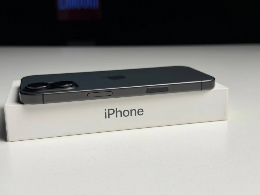 ВЖИВАНИЙ Б/У Apple iPhone 17 256GB Black (MG6J4) - Состояние: хороший | Аккумулятор: 100% | Комплектация: полный | Гарантия: 3 мес.