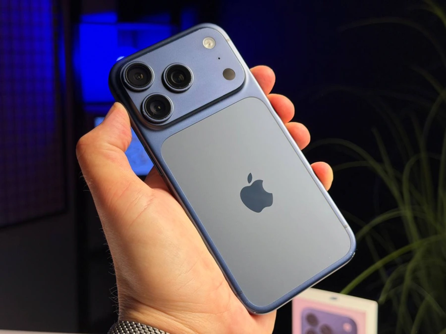 ВЖИВАНИЙ Б/У Apple iPhone 17 Pro 1TB Deep Blue (MG8R4) - Стан: задовільний | Акумулятор: 98% | Комплектація: повний | Гарантія: 3 міс.