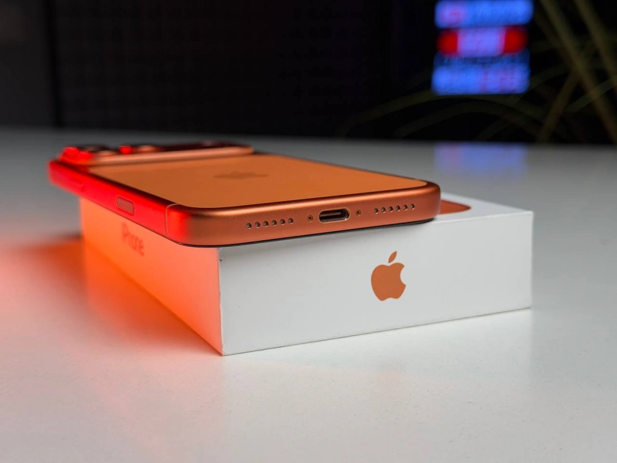 ВЖИВАНИЙ Б/У Apple iPhone 17 Pro Max 256GB eSim Cosmic Orange (MFXH4, MFY94) - Стан: гарний | Акумулятор: 100% | Комплектація: повний | Гарантія: 3 міс.