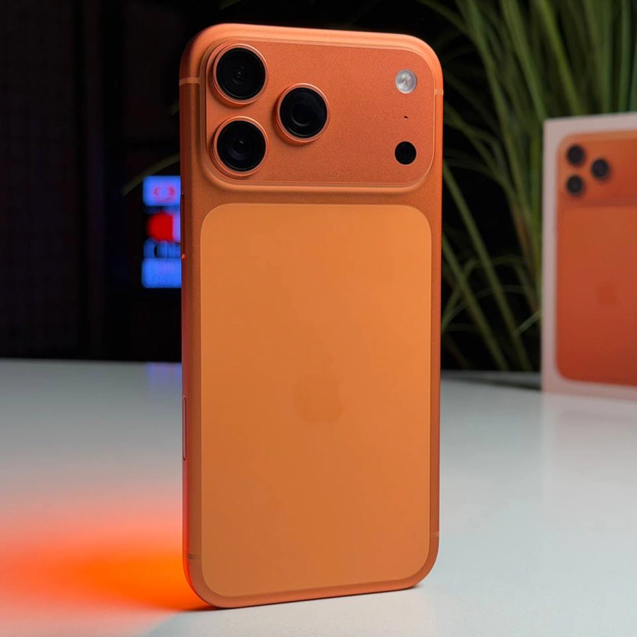 ВЖИВАНИЙ Б/У Apple iPhone 17 Pro Max 256GB eSim Cosmic Orange (MFXH4, MFY94) - Стан: гарний | Акумулятор: 100% | Комплектація: повний | Гарантія: 3 міс.