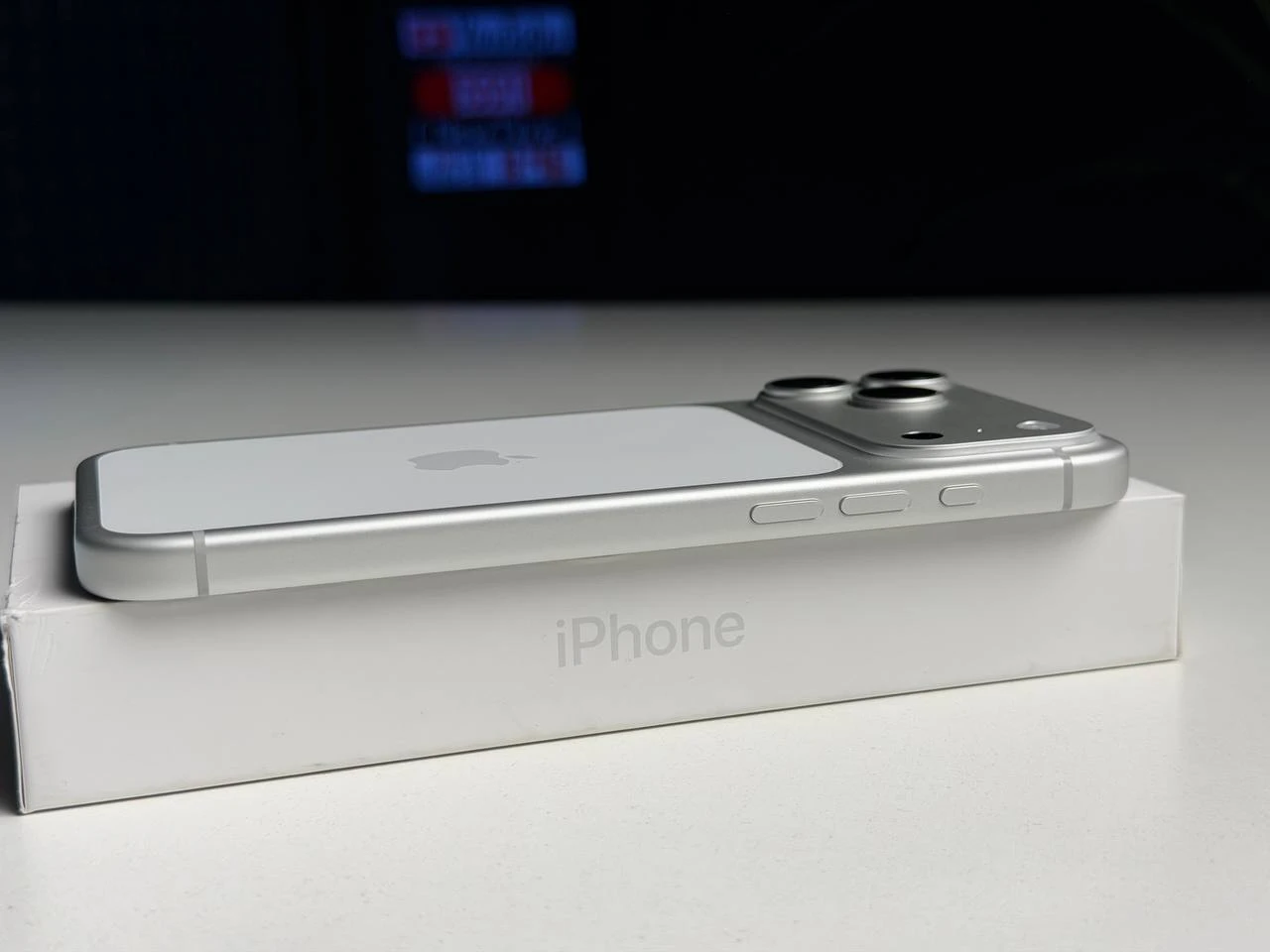 ВЖИВАНИЙ Б/У Apple iPhone 17 Pro Max 256GB eSim Silver (MFXG4, MFY84) - Состояние: хороший | Аккумулятор: 100% | Комплектация: полный | Гарантия: 3 мес.