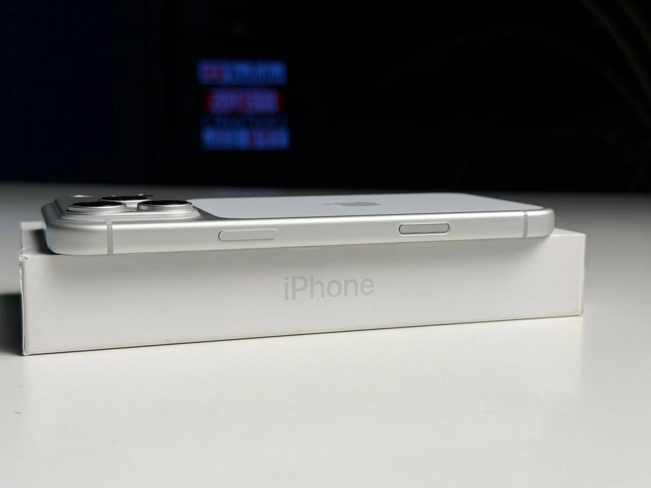 ВЖИВАНИЙ Б/У Apple iPhone 17 Pro Max 256GB eSim Silver (MFXG4, MFY84) - Состояние: хороший | Аккумулятор: 100% | Комплектация: полный | Гарантия: 3 мес.