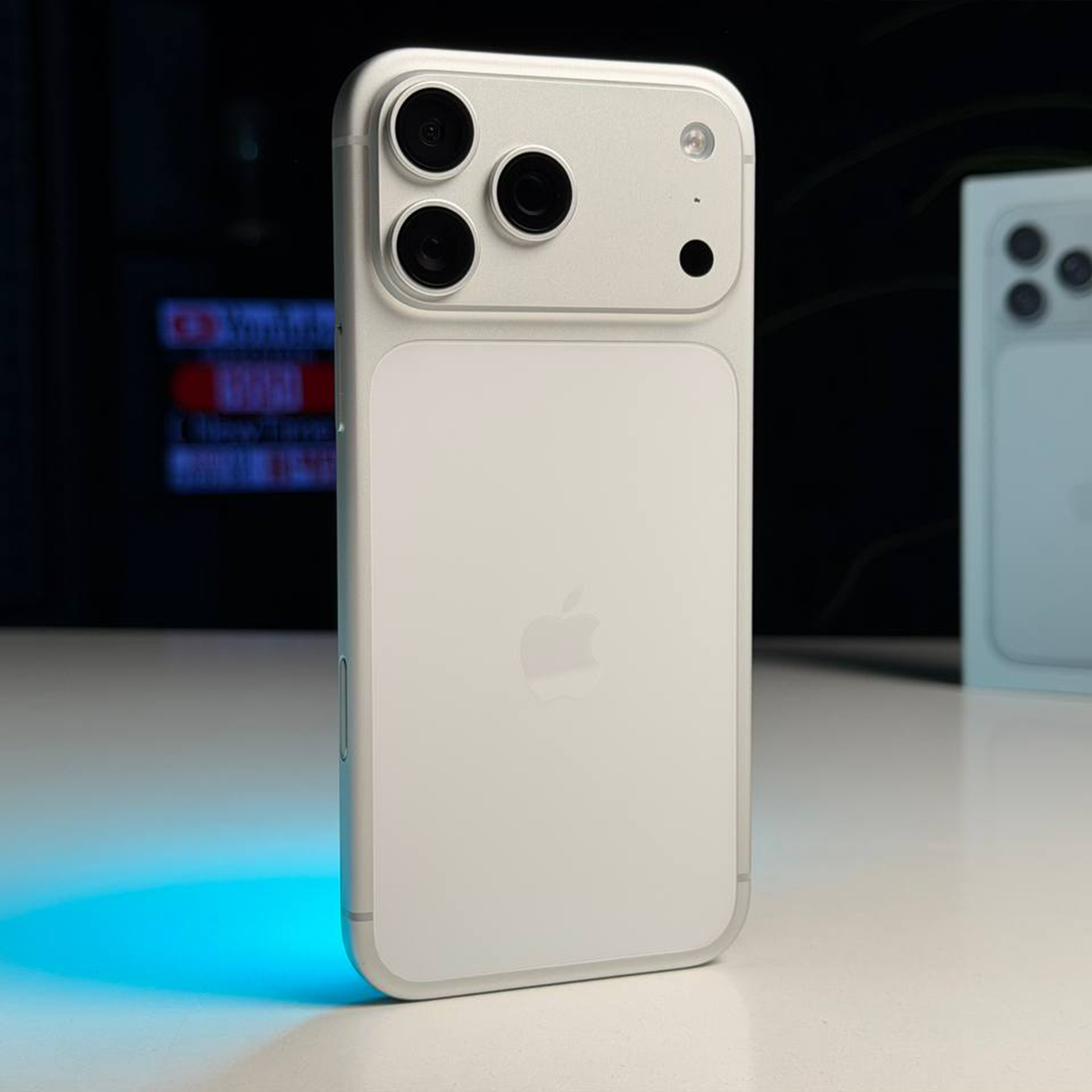 ВЖИВАНИЙ Б/У Apple iPhone 17 Pro Max 256GB eSim Silver (MFXG4, MFY84) - Состояние: хороший | Аккумулятор: 100% | Комплектация: полный | Гарантия: 3 мес.