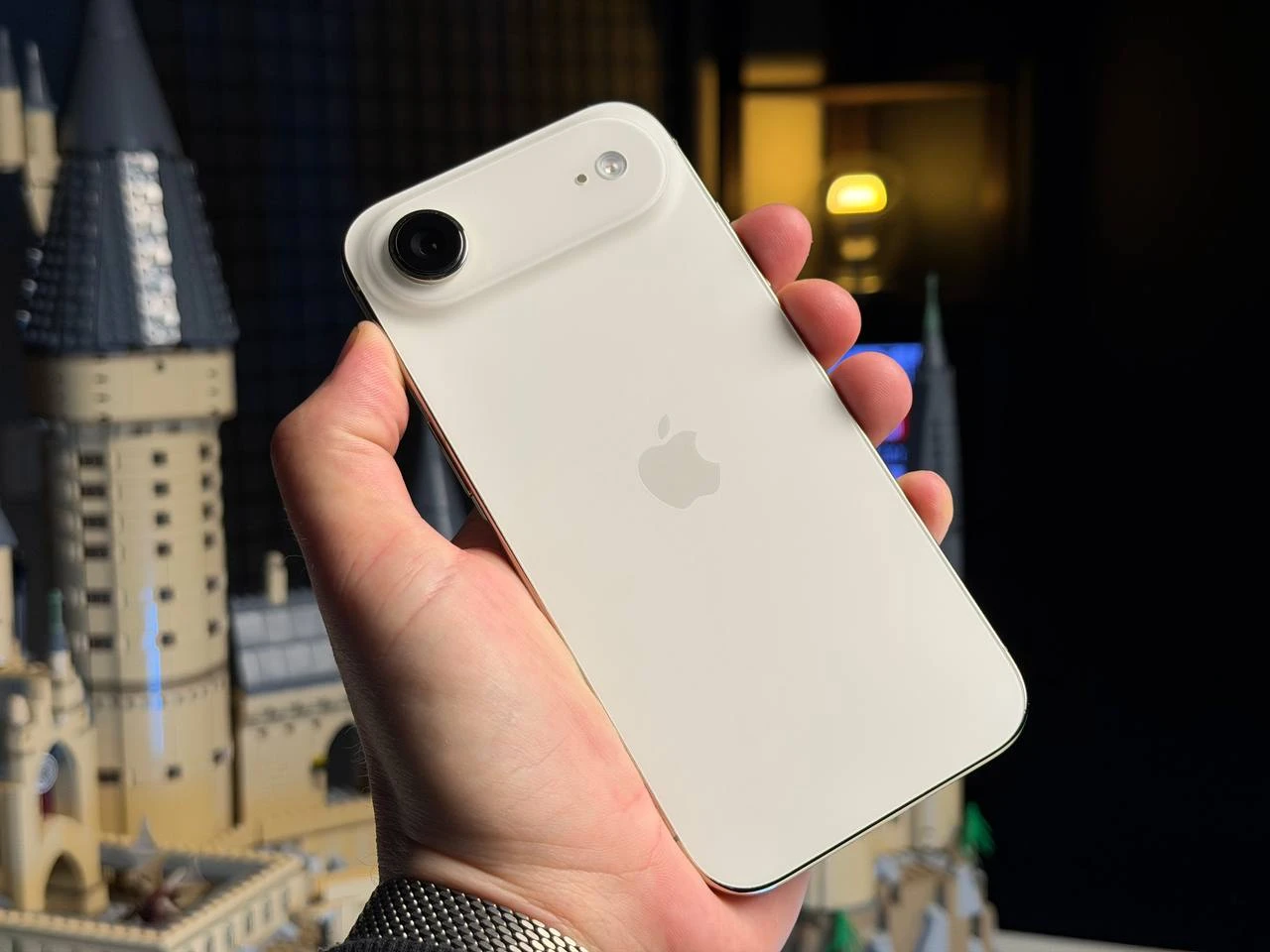 ВЖИВАНИЙ Б/У Apple iPhone Air 256GB Light Gold (MG2N4, MG1A4, MG294) - Стан: гарний | Акумулятор: 100% | Комплектація: повний | Гарантія: 3 міс.