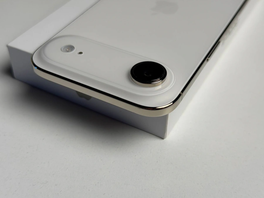 ВЖИВАНИЙ Б/У Apple iPhone Air 256GB Light Gold (MG2N4, MG1A4, MG294) - Стан: гарний | Акумулятор: 100% | Комплектація: повний | Гарантія: 3 міс.