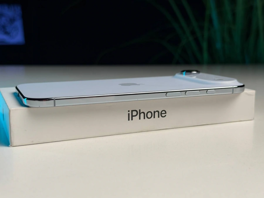ВЖИВАНИЙ Б/У Apple iPhone Air 256GB Sky Blue (MG2P4, MG1D4, MG2A4) - Состояние: хороший | Аккумулятор: 100% | Комплектация: полный | Гарантия: 3 мес.