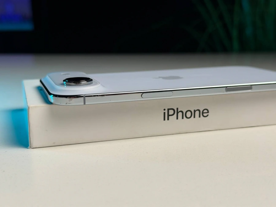 ВЖИВАНИЙ Б/У Apple iPhone Air 256GB Sky Blue (MG2P4, MG1D4, MG2A4) - Состояние: хороший | Аккумулятор: 100% | Комплектация: полный | Гарантия: 3 мес.