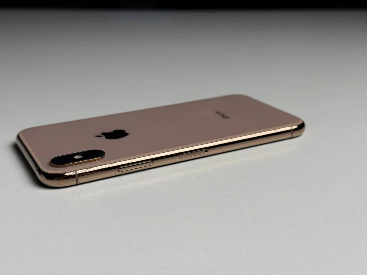 ВЖИВАНИЙ Б/У Apple iPhone XS 256GB Gold (MT9K2) - Состояние: хороший | Аккумулятор: 100% | Комплектация: iPhone, кабель | Гарантия: 3 мес.
