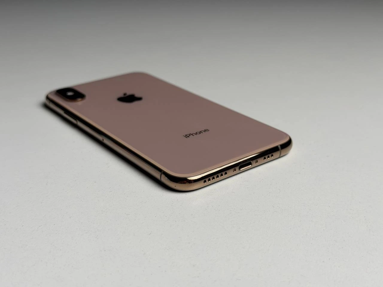 ВЖИВАНИЙ Б/У Apple iPhone XS 256GB Gold (MT9K2) - Состояние: хороший | Аккумулятор: 100% | Комплектация: iPhone, кабель | Гарантия: 3 мес.
