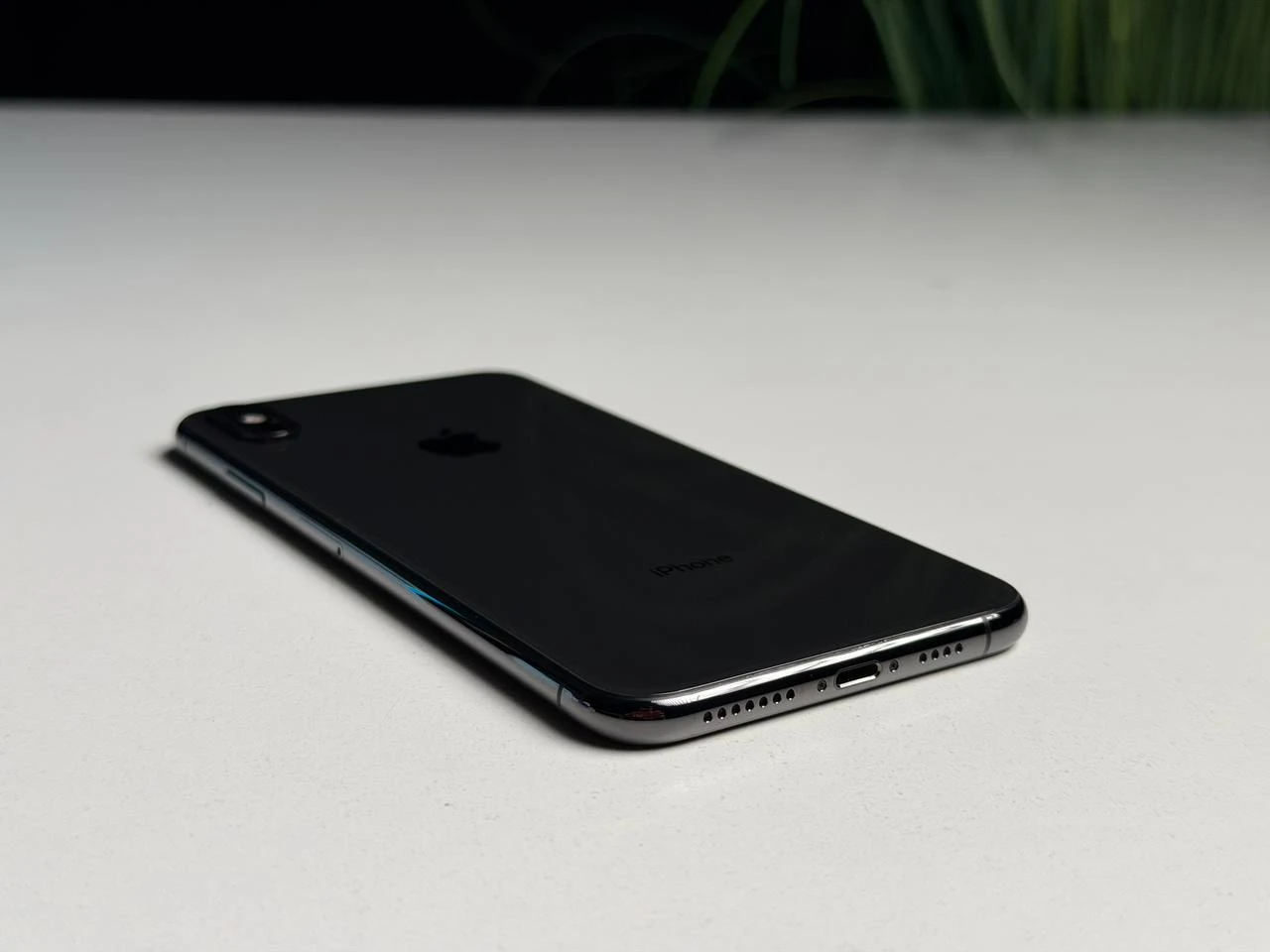 ВЖИВАНИЙ Б/У Apple iPhone XS Max 256GB Space Gray (MT682) - Состояние: хороший | Аккумулятор: 100% | Комплектация: iPhone, кабель | Гарантия: 3 мес.