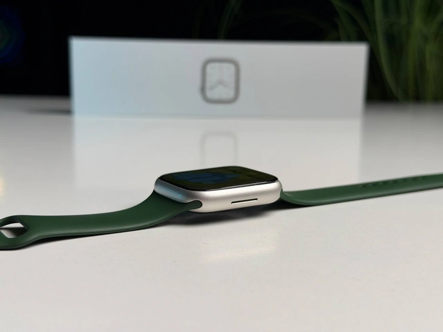 ВЖИВАНИЙ Б/У Apple Watch Series 7 GPS 45mm Starlight Aluminum Case with Starlight Sport Band (MKN63) - Стан: гарний | Акумулятор: 100% | Комплектація: повний | Гарантія: 3 міс.