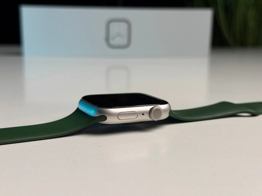 ВЖИВАНИЙ Б/У Apple Watch Series 7 GPS 45mm Starlight Aluminum Case with Starlight Sport Band (MKN63) - Стан: гарний | Акумулятор: 100% | Комплектація: повний | Гарантія: 3 міс.