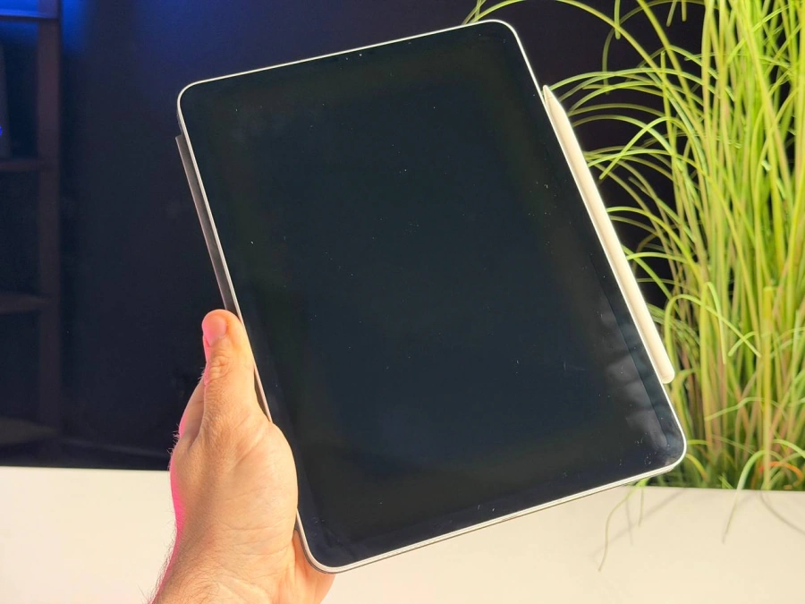 ВЖИВАНИЙ Б/У iPad Pro 11" 2018 Wi-Fi + Cellular 256GB Silver (MU172, MU1D2) - Стан: гарний | Акумулятор: 79% | Комплектація: iPad, Pencil, чохол | Гарантія: 3 міс.