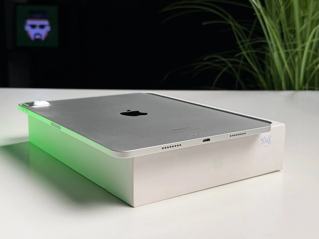 ВЖИВАНИЙ Б/У iPad Pro 11" 2022 Wi-Fi 128GB Silver (MNXE3) - Стан: гарний | Акумулятор: 90% | Комплектація: повний | Гарантія: 3 міс.