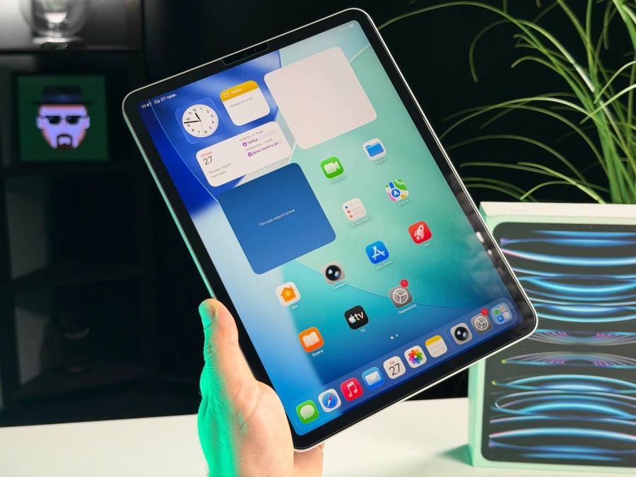 ВЖИВАНИЙ Б/У iPad Pro 11" 2022 Wi-Fi 128GB Silver (MNXE3) - Стан: гарний | Акумулятор: 90% | Комплектація: повний | Гарантія: 3 міс.