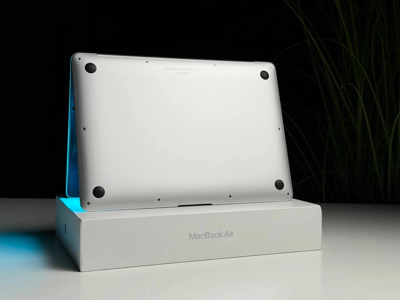ВЖИВАНИЙ Б/У MacBook Air 13" M1/8CPU/7GPU/8GB/256GB Silver 2020 (MGN93) - Стан: гарний | Акумулятор: 83% | Комплектація: повний | Гарантія: 3 міс.