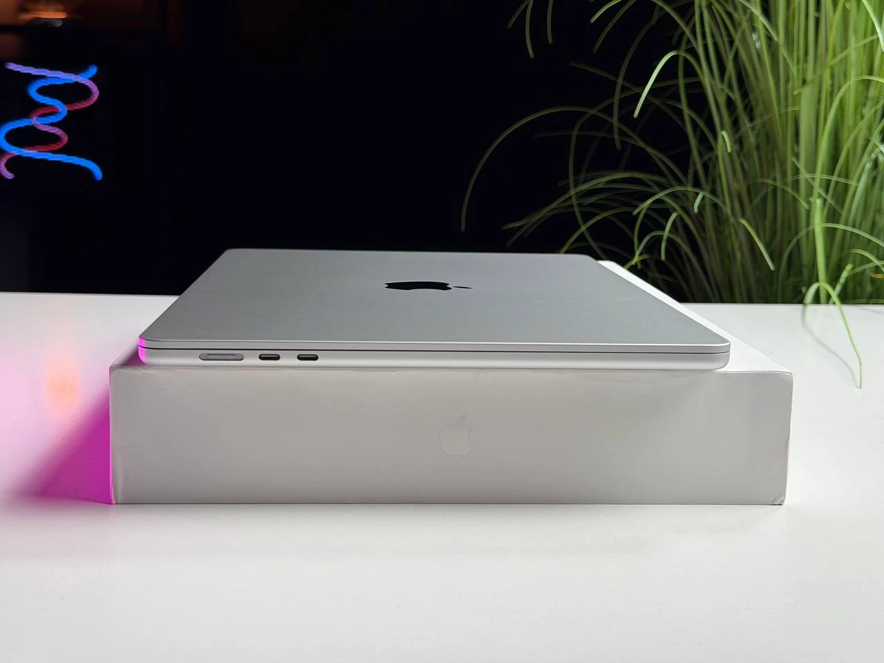 ВИТРИННЫЙ MacBook Air 15" 2025 M4/10CPU/10GPU/32GB/1TB Silver (Z1DB000G6) - Состояние: идеальный | Аккумулятор: 100% | Комплектация: полный | Гарантия: 3 мес.