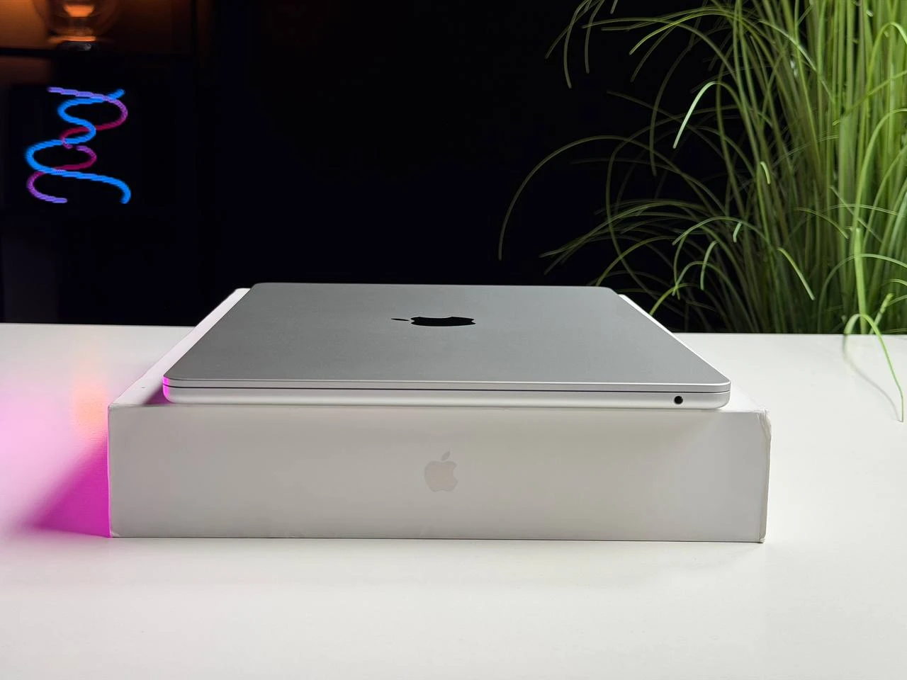 ВИТРИННЫЙ MacBook Air 15" 2025 M4/10CPU/10GPU/32GB/1TB Silver (Z1DB000G6) - Состояние: идеальный | Аккумулятор: 100% | Комплектация: полный | Гарантия: 3 мес.