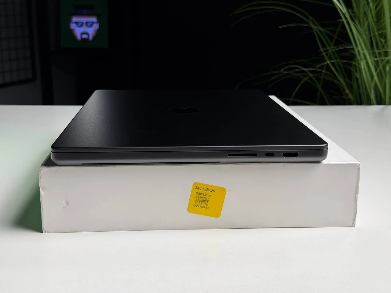 ВЖИВАНИЙ Б/У MacBook Pro 16" M3 Pro/12CPU/18GPU/36GB/512GB Space Black 2023 (MRW23) - Стан: гарний | Акумулятор: 100% | Комплектація: повний | Гарантія: 3 міс.