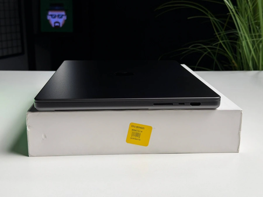 ВЖИВАНИЙ Б/У MacBook Pro 16" M3 Pro/12CPU/18GPU/36GB/512GB Space Black 2023 (MRW23) - Стан: гарний | Акумулятор: 100% | Комплектація: повний | Гарантія: 3 міс.