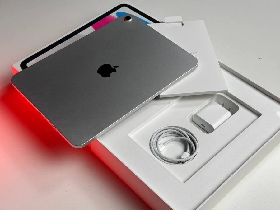 ВИТРИННЫЙ Планшет Apple iPad 11" [А16] 2025 Wi-Fi 128GB Silver (MD3Y4) - Состояние: хороший | Аккумулятор: 100% | Комплектация: полный | Гарантия: 3 мес.