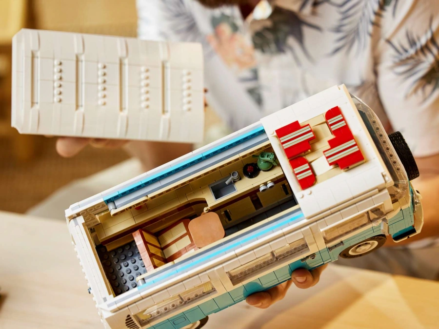 Блоковий конструктор LEGO Icons Фургон Volkswagen T2 Camper (10279)