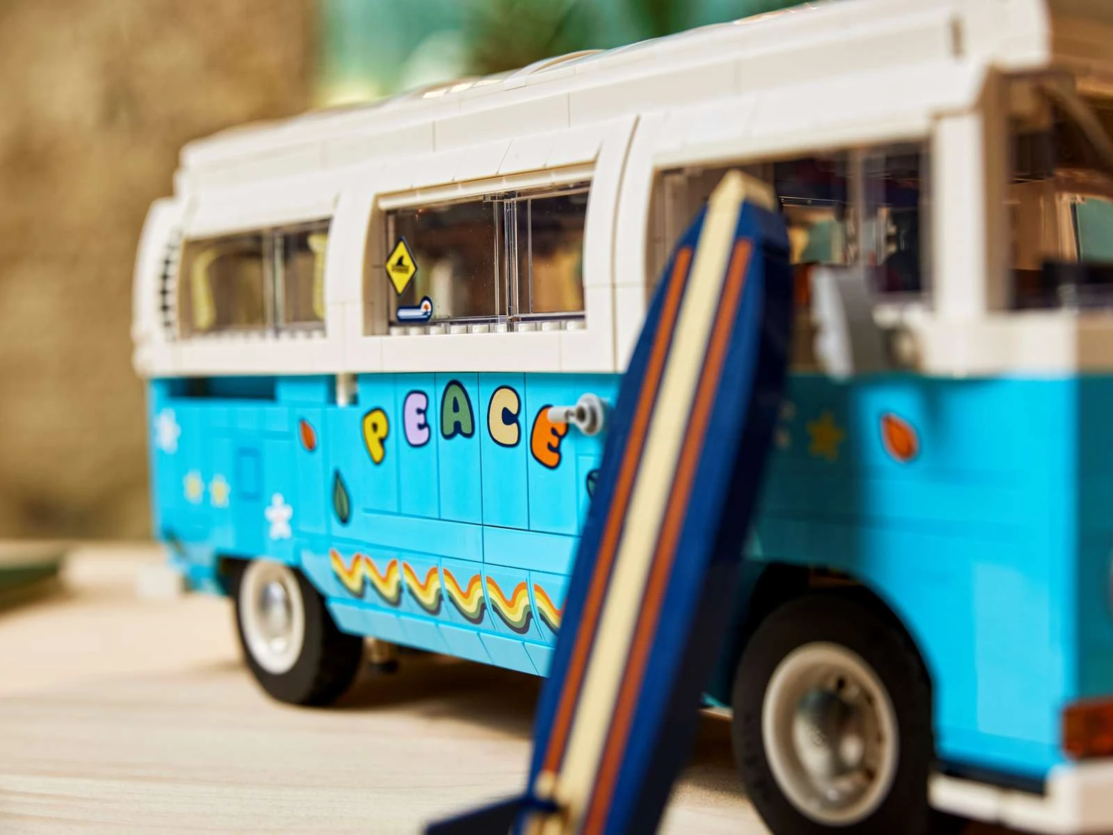 Блоковий конструктор LEGO Icons Фургон Volkswagen T2 Camper (10279)