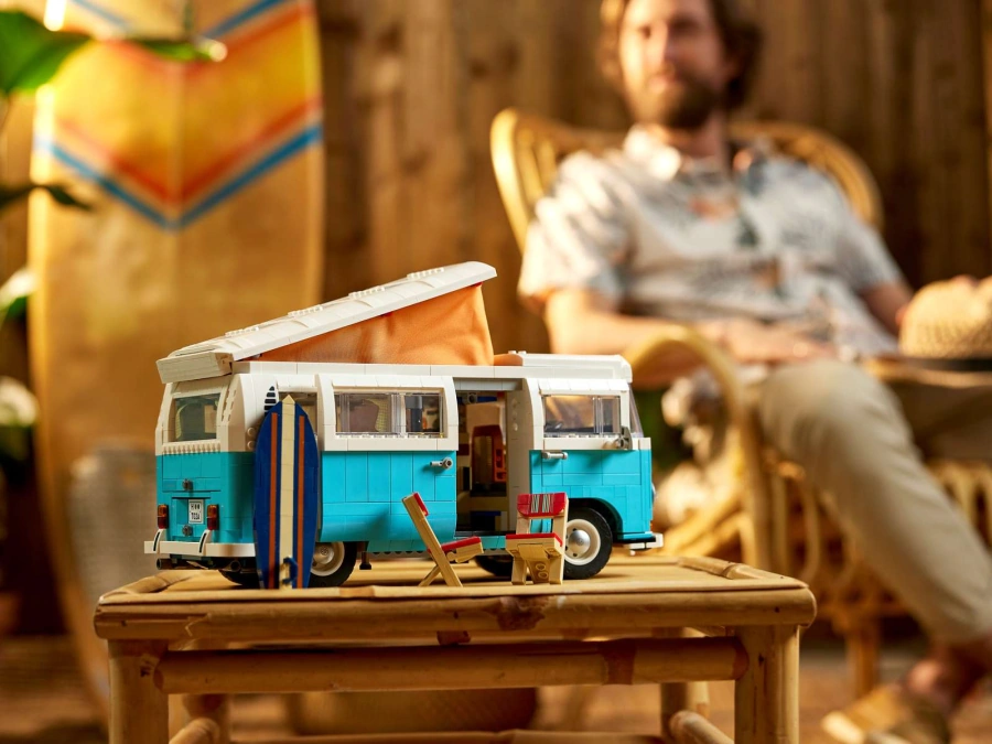 Блоковий конструктор LEGO Icons Фургон Volkswagen T2 Camper (10279)