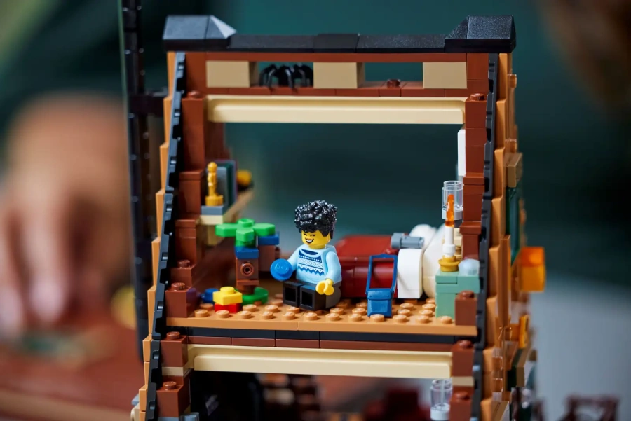 Блоковий конструктор LEGO Ideas Трикутний будиночок (21338)