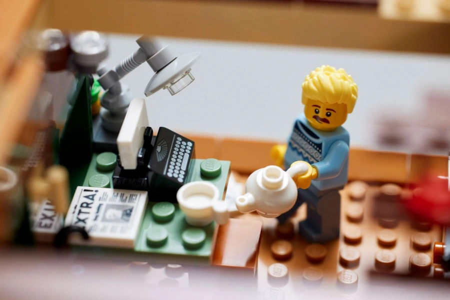 Блоковий конструктор LEGO Ideas Трикутний будиночок (21338)