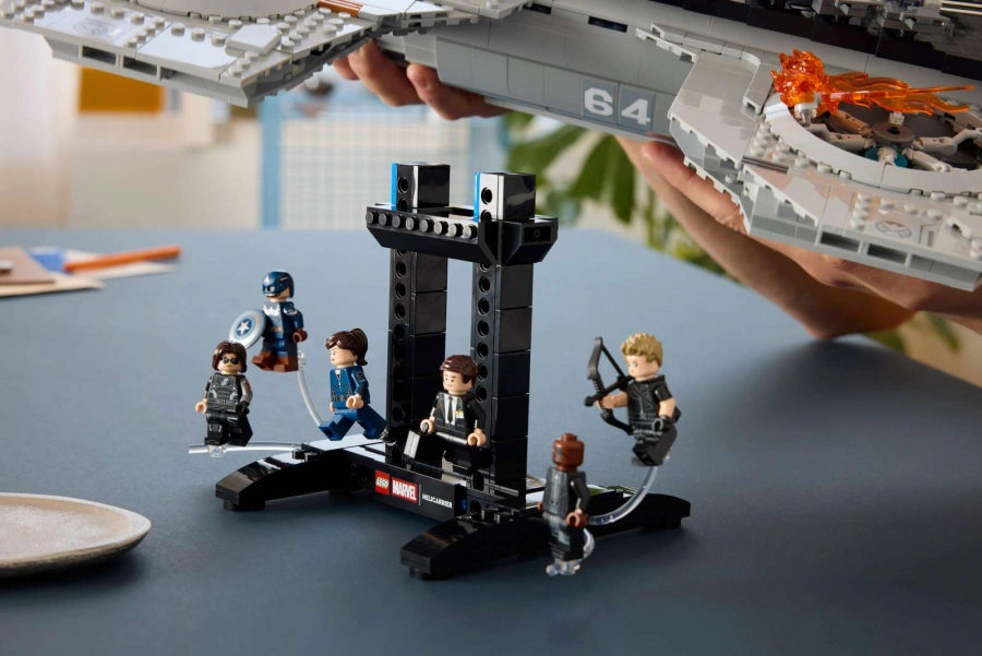 Блоковый конструктор LEGO Marvel Геликериер S.H.I.E.L.D. (76354)