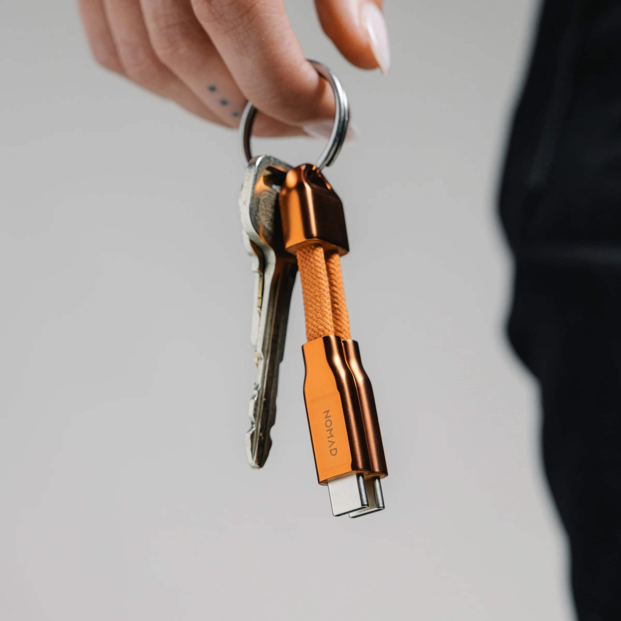 Кабель-брелок Nomad USB-C ChargeKey Cable 0,12m 240W - Stellar Orange (NM014643858)