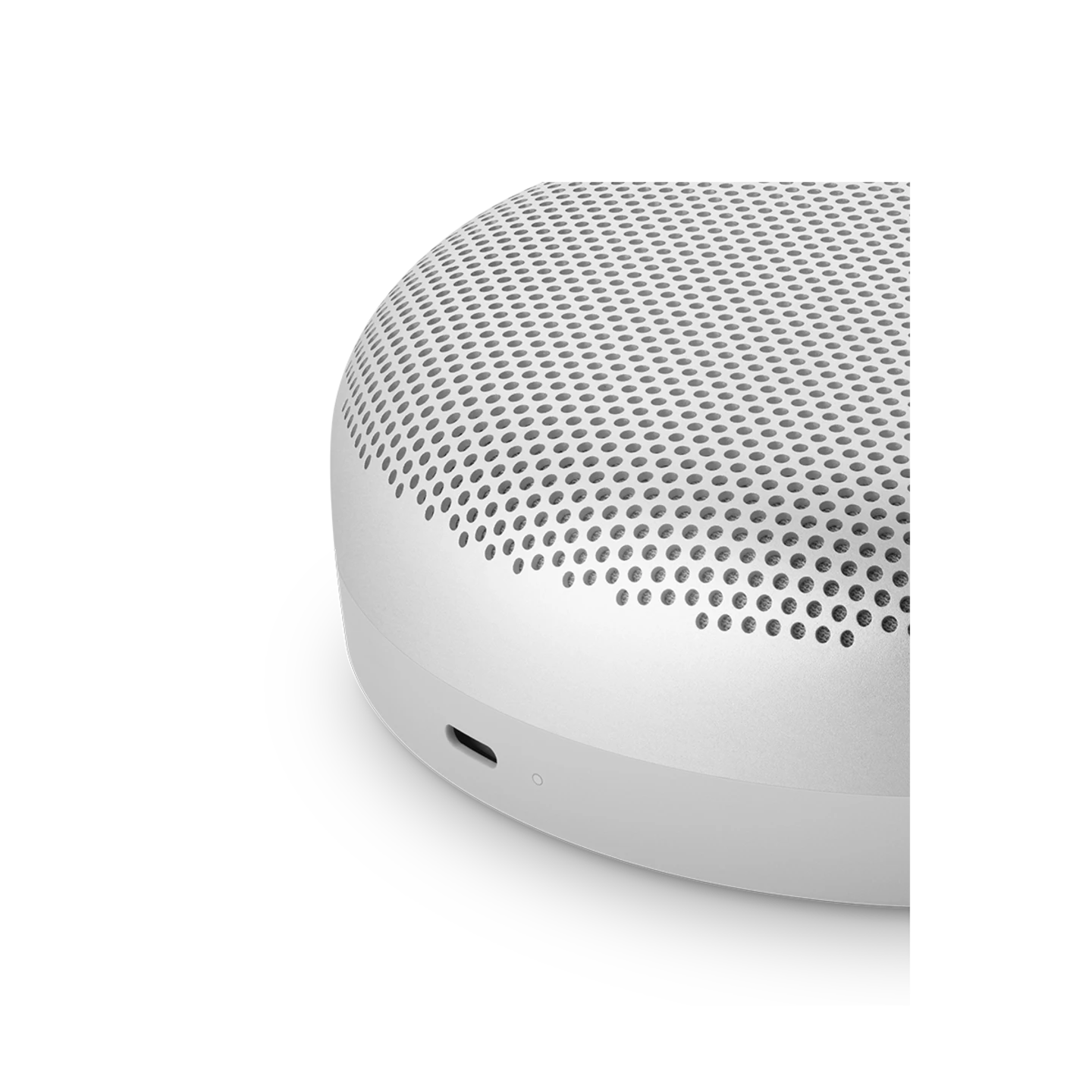 Колонка Bang & Olufsen Beosound A1 3rd Gen - Natural Aluminium (1736002)