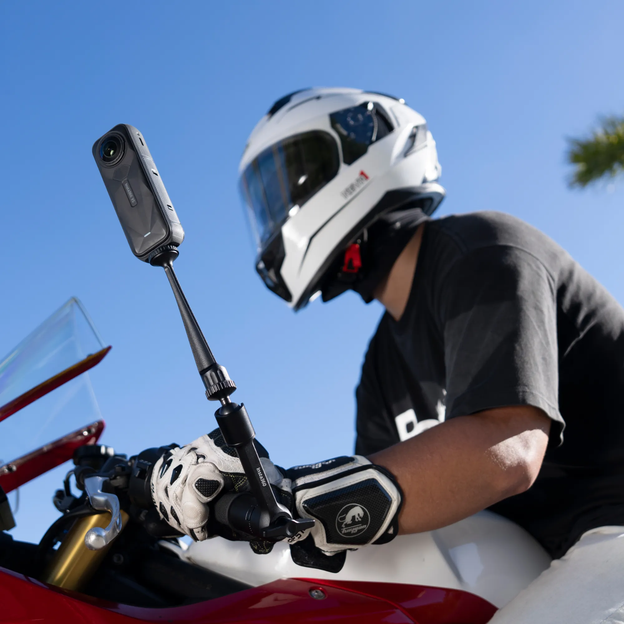 Кріплення на мотоцикл Insta360 Motorcycle Magic Arm (CINSEAVW)