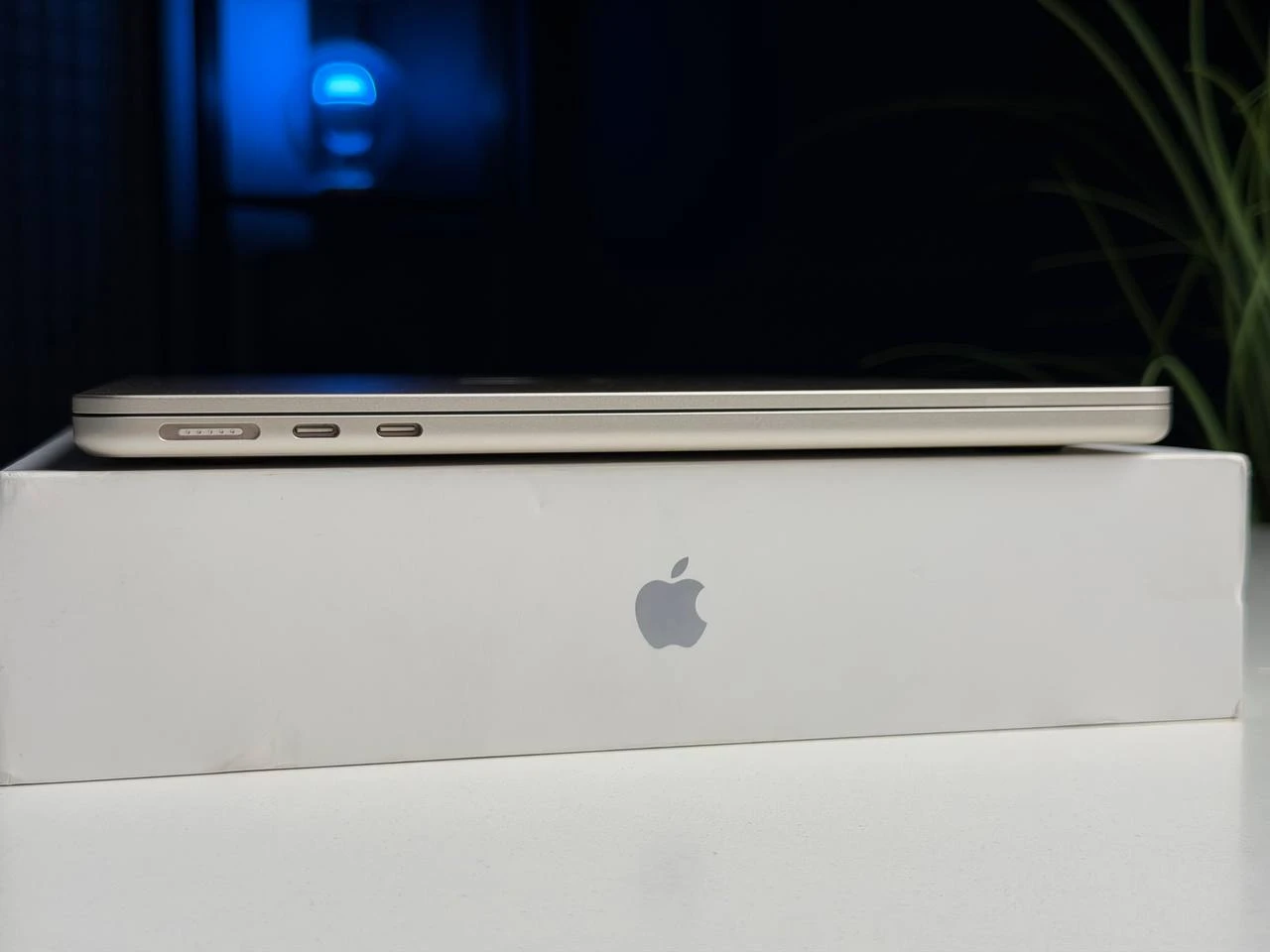 ВЖИВАНИЙ Б/У MacBook Air 13" M3/8CPU/8GPU/8GB/256GB Starlight 2024 (MRXT3) - Состояние: хорошее | Аккумулятор: 100% | Комплектация: полный | Гарантия: 3 мес.