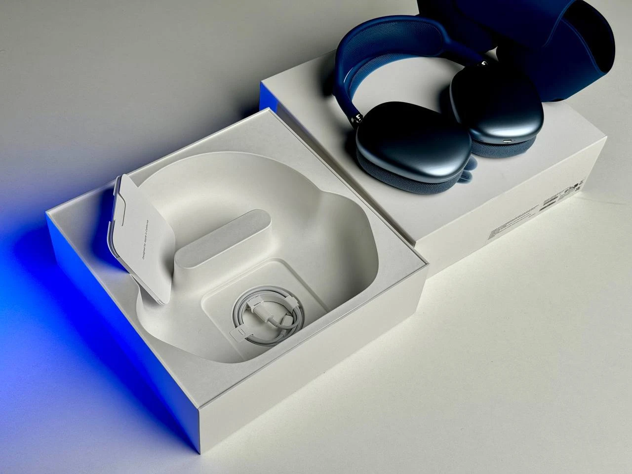 OPEN BOX Apple AirPods Max Sky Blue (MGYL3) - Состояние: хорошее | Аккумулятор: 100% | Комплектация: полный | Гарантия: 3 мес.
