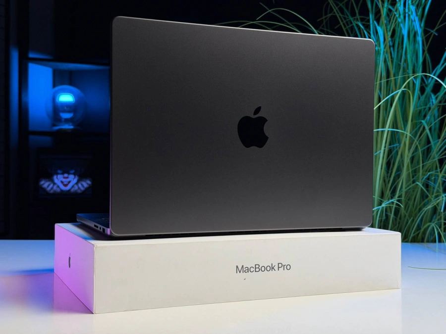 OPEN BOX Apple MacBook Pro 14" M5/10CPU/10GPU/24GB/1TB Space Black 2025 (MDE34) - Состояние: идеальное | Аккумулятор: 100% | Комплектация: полный | Гарантия: 3 мес.