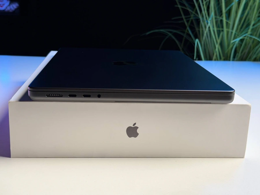 OPEN BOX Apple MacBook Pro 14" M5/10CPU/10GPU/24GB/1TB Space Black 2025 (MDE34) - Состояние: идеальное | Аккумулятор: 100% | Комплектация: полный | Гарантия: 3 мес.