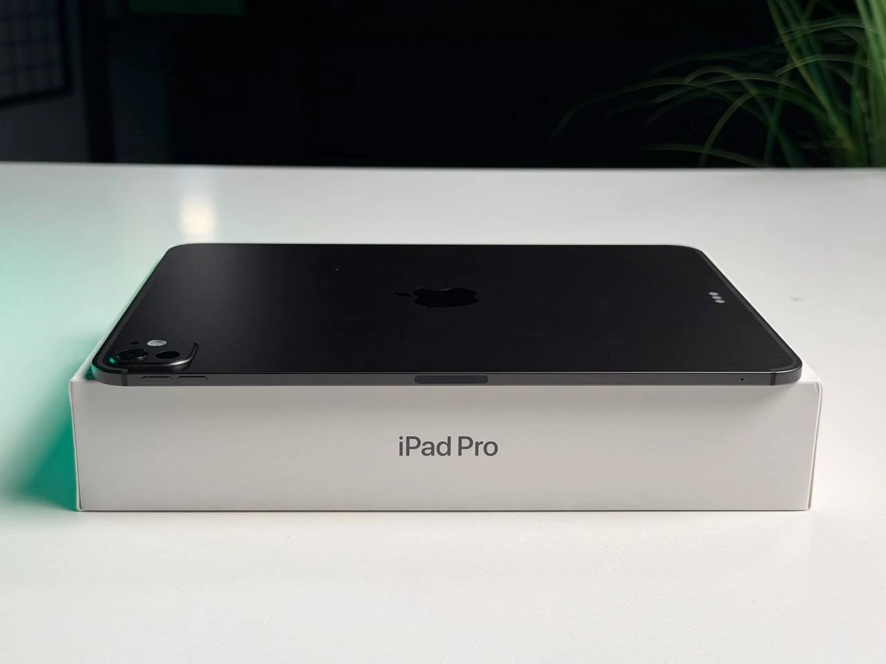 OPEN BOX Планшет Apple iPad Pro 11" M5 2025 Wi-Fi + Cellular 512GB with Standard glass - Space Black (ME2Q4) - Стан: ідеальний | Акумулятор: 100% | Комплектація: повний | Гарантія: 3 міс.
