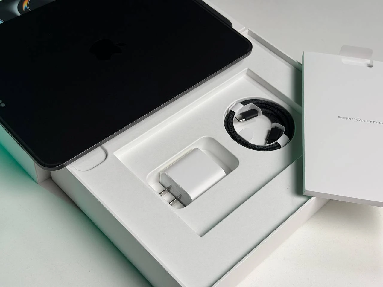 OPEN BOX Планшет Apple iPad Pro 11" M5 2025 Wi-Fi + Cellular 512GB with Standard glass - Space Black (ME2Q4) - Стан: ідеальний | Акумулятор: 100% | Комплектація: повний | Гарантія: 3 міс.