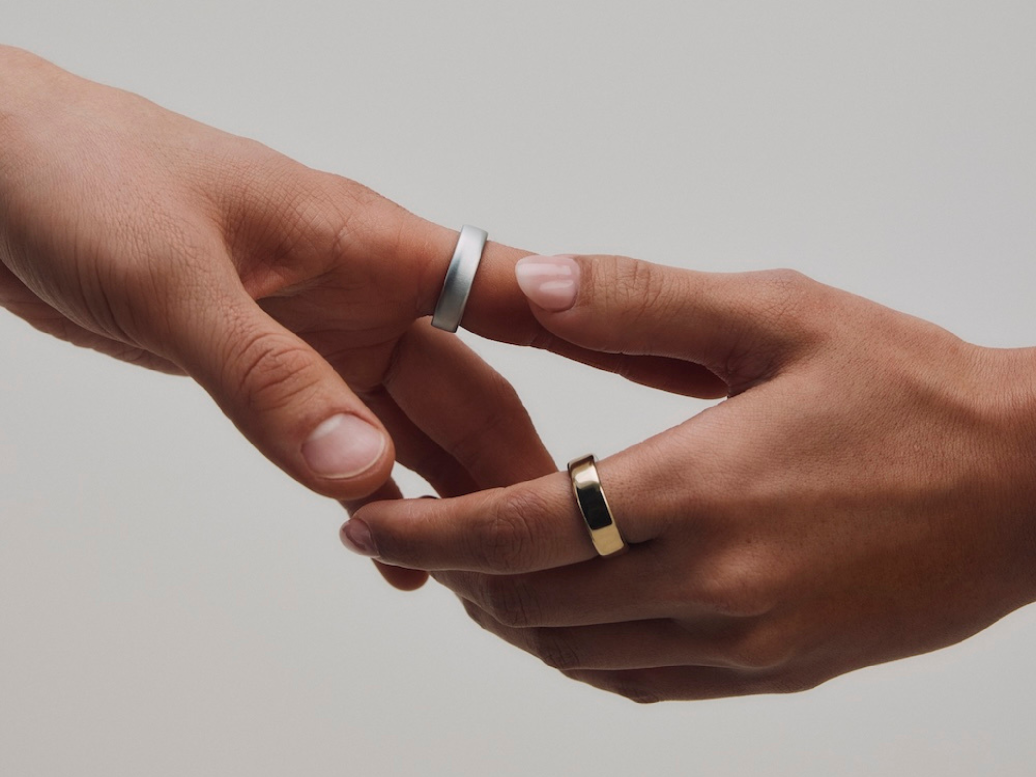 Oura Ring 5 vs Oura Ring 4: какое умное кольцо выбрать?