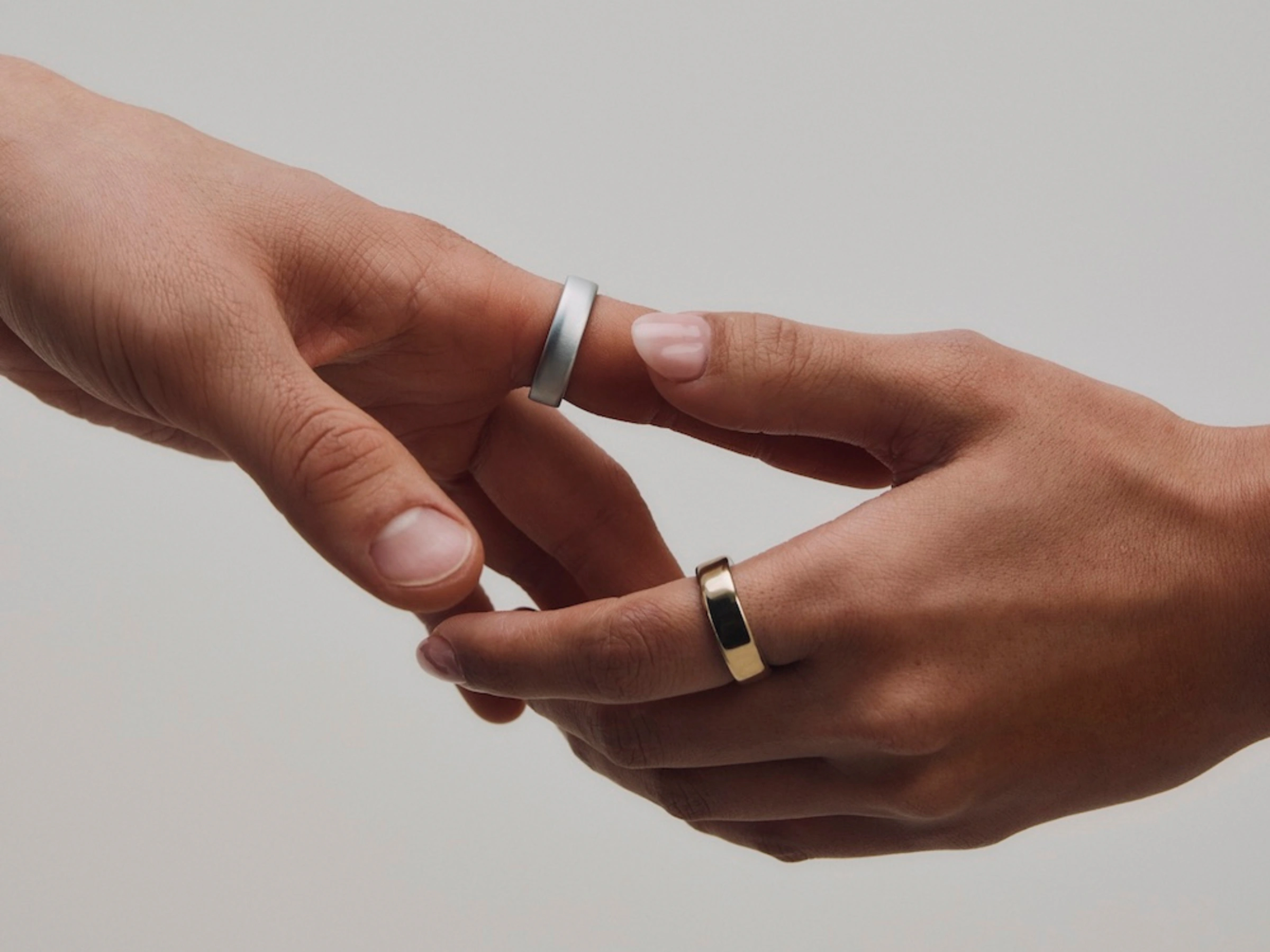 Oura Ring 5 vs Oura Ring 4: какое умное кольцо выбрать?