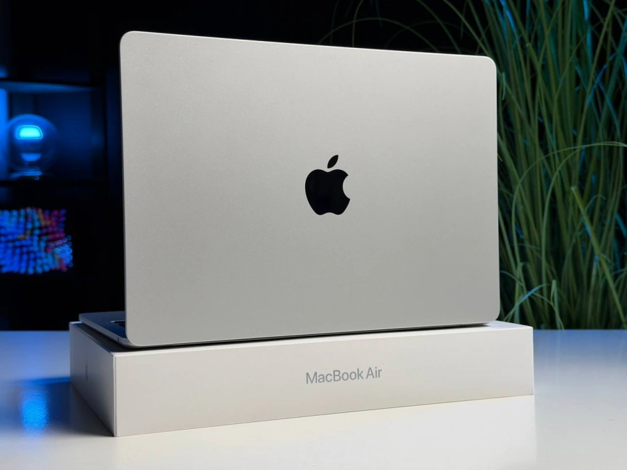 ВИТРИННЫЙ MacBook Air 13.6" Silver 2022 M2/16G/512 (Z15W000B4) - Состояние: хорошее | Аккумулятор: 100% | Комплектация: полный | Гарантия: 3 мес.