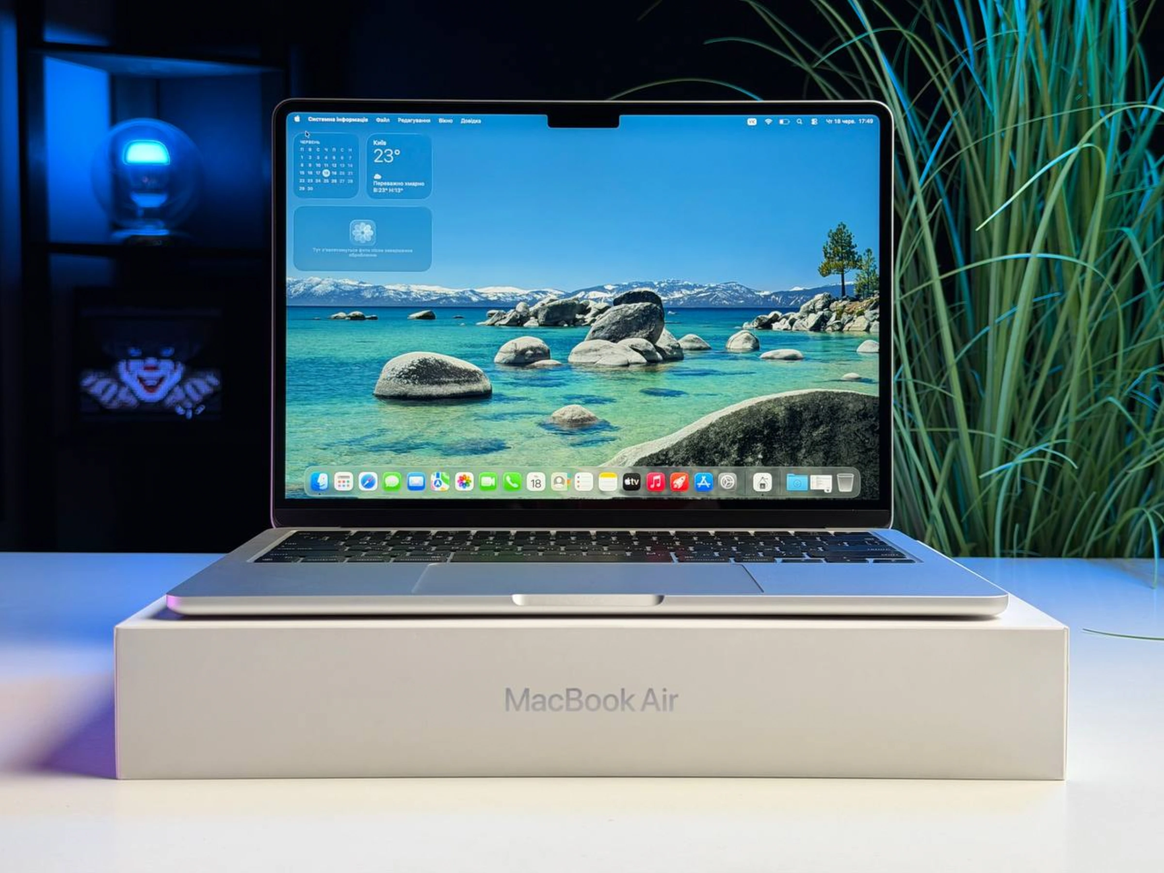 ВИТРИННЫЙ MacBook Air 13.6" Silver 2022 M2/16G/512 (Z15W000B4) - Состояние: хорошее | Аккумулятор: 100% | Комплектация: полный | Гарантия: 3 мес.